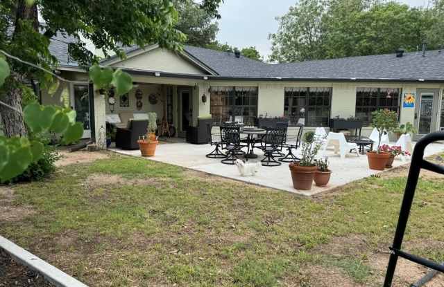 Photo of 2500 Douglas Dr