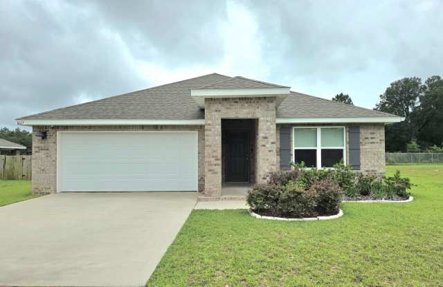 4-Bedroom All-Brick Home - Fenced Yard