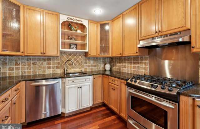 4 LANTERN Lane unit: 4