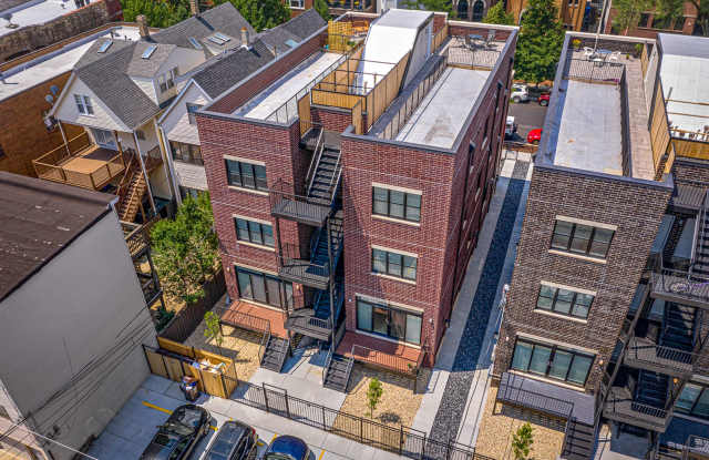 3343 N Kenmore