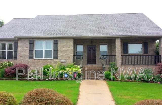 4747 W Mayflower Ct