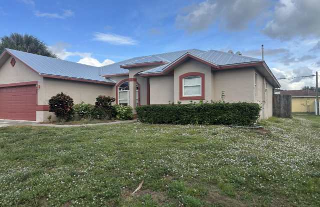 Photo of 2525 SW Cameo Boulevard