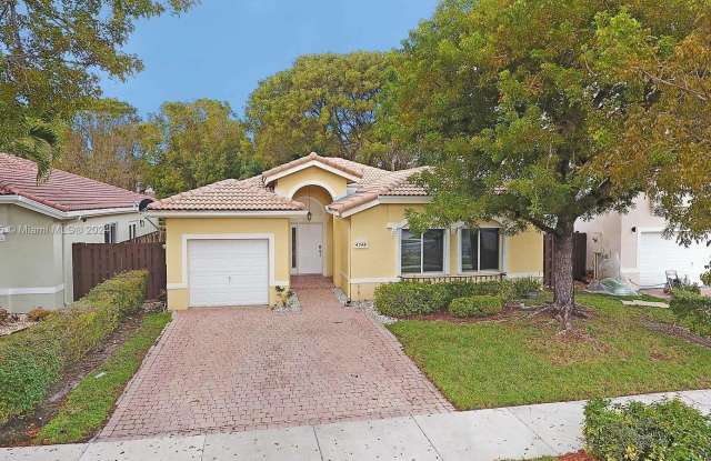 4748 NW 111th Ct - 4748 Northwest 111th Court, Doral, FL 33178