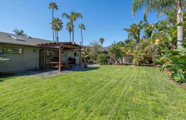 Charming Cardiff-by-the-Sea Cottage - Spacious, Great Neighborhood