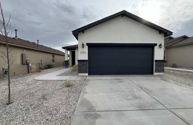Modern 3 Bedroom 2 Bathroom Home In Rio Rancho!