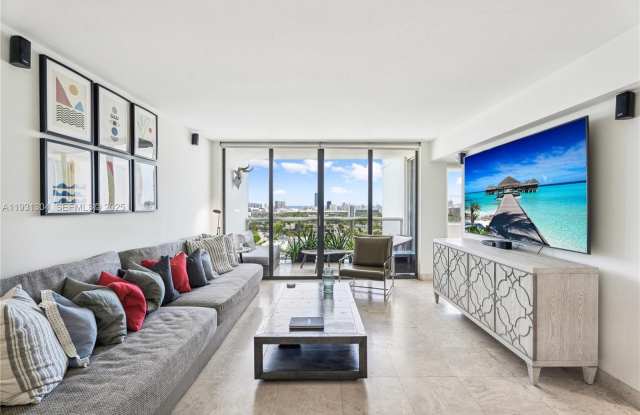 1900 Sunset Harbour Dr