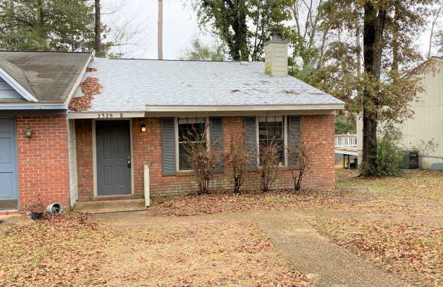 RENOVATED 2/2 w/ New Flooring, Paint,  Fixtures! Open Floor Plan  Great Location! $1200/month Avail June 3rd! - 2329 Via Sardinia Street, Tallahassee, FL 32303