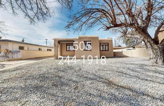 Photo of 905 Adams Street NE