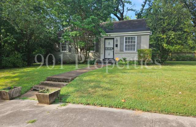 Photo of 81 South Larchmont Drive