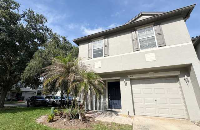 Huge 3BR Winter Springs Townhouse ~ Gated Community ~ Pool ~ Great Schools!