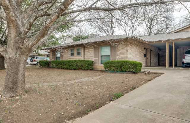 Nice 2 bedroom located in Oak Park of Alamo Heights