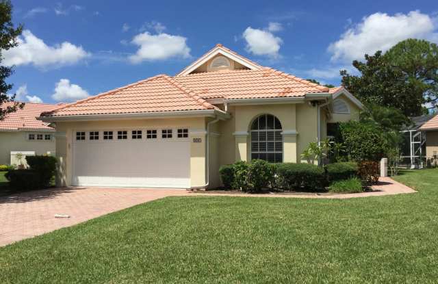 2/2 with Den Pool Home In Lake Charles