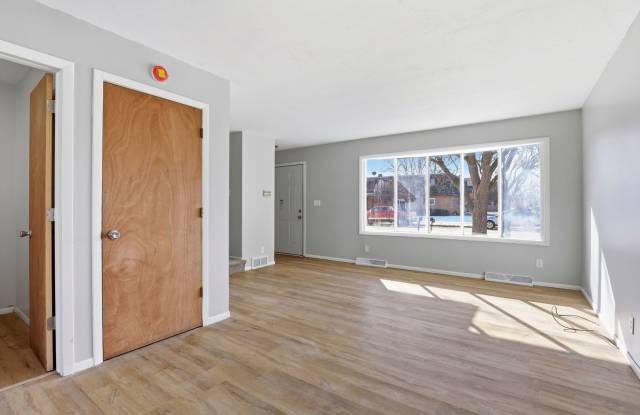 836/840 Greenwood Court