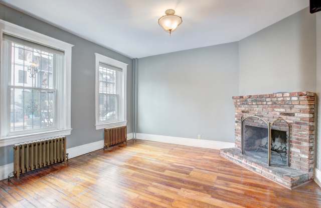 Spacious Three Bedroom + Den in Columbia Heights! Parking Included!