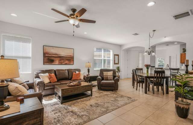 1602 W Spring Meadow Loop