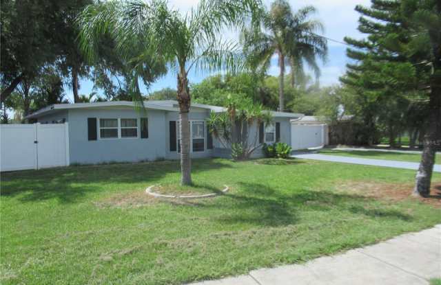 7374 ROYAL PALM