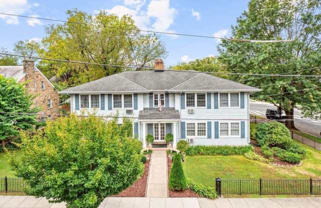 Photo of 4348 ELLICOTT Street NW unit: 3