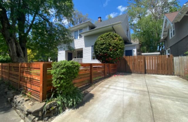 3705 SE Yamhill St - 3705 Southeast Yamhill Street, Portland, OR 97214