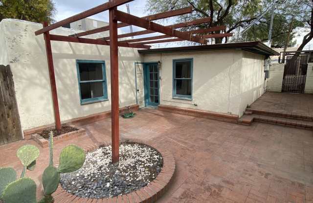2548 East 3rd Street