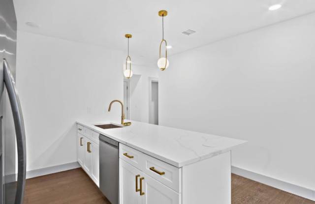 127 East Cottage St.