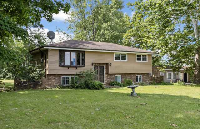 18215 Schweitzer Road W