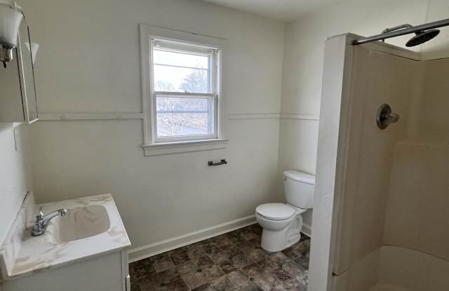 609 West Broadway Street