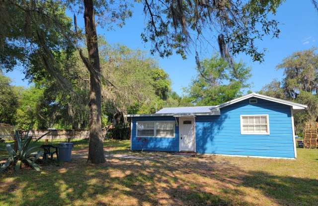 Adorable 2/1 in Hernando!!!