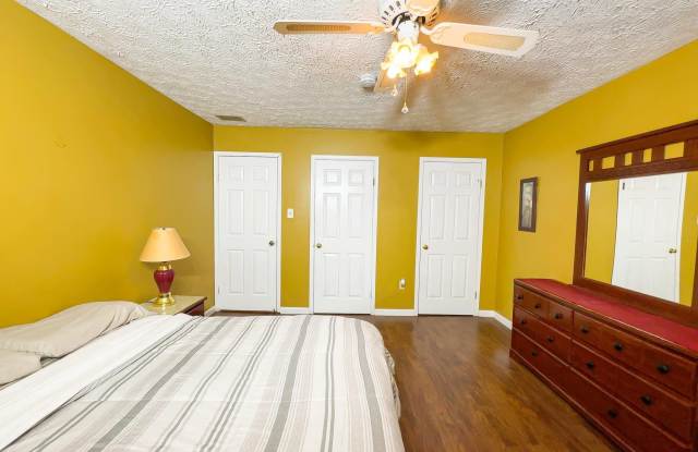 107 BONHILL Drive unit: 6