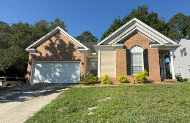 FOR RENT 117 Glenbrooke Circle