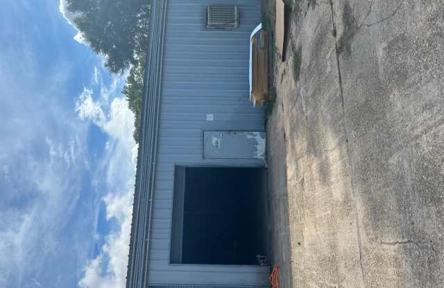 922 NW Denton Boulevard