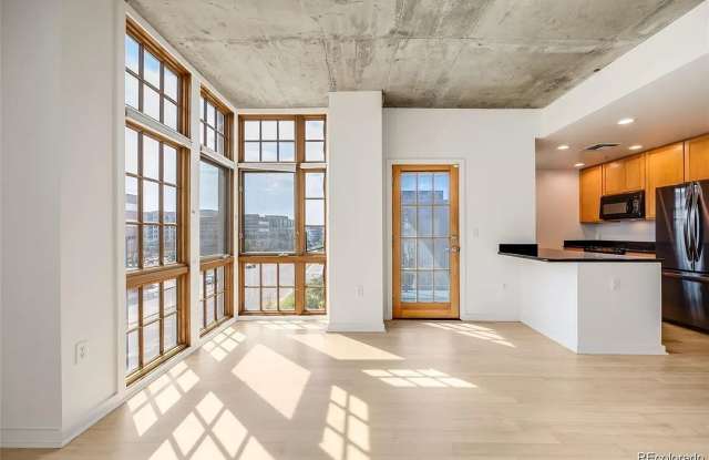 275 S Harrison St #402