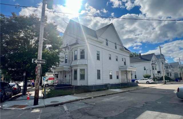 686 Broadway unit: 3F