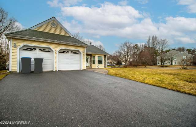 1 Bridle Path - 1 Bridle Path, Tinton Falls, NJ 07753