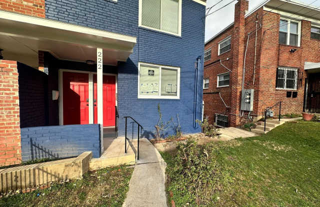 222 WEBSTER Street NE unit: 2