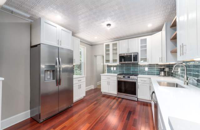3-Bedroom, 1.5 Bathroom Townhouse in Heart of Hampden