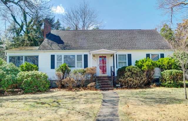 224 Chatham Avenue