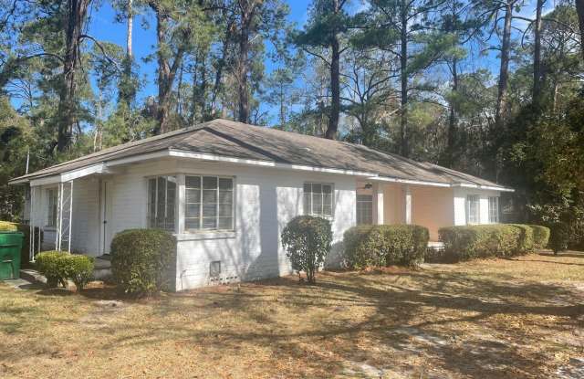 1010 Lakeland Ave. * - 1010 Lakeland Avenue, Valdosta, GA 31602