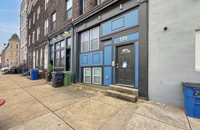 135 E NORTH Avenue unit: 2
