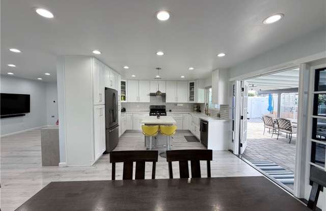 Photo of 11243 McLennan Avenue