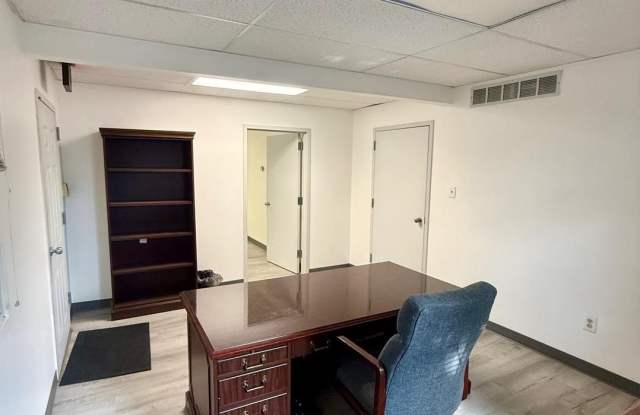 215 LAUREL Road E unit: 101