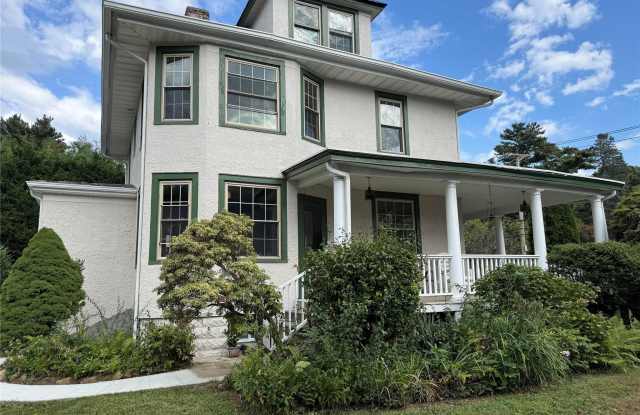 Photo of 27 Dosoris Way