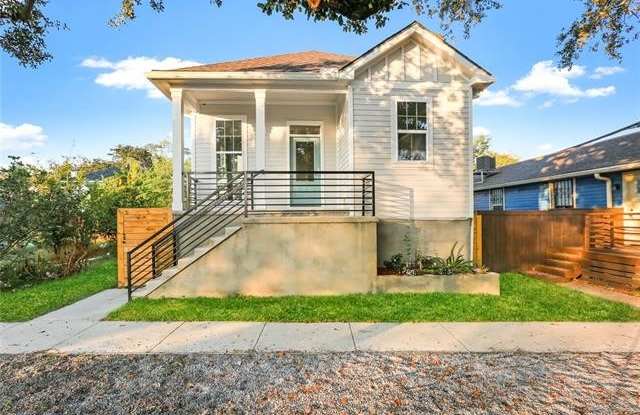 3732 TOLEDANO Street