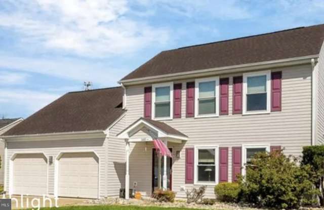 1401 SHADY TREE WAY