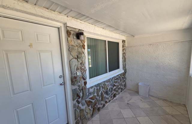 Cozy 3Bed/2Ba Unit, Conveniently Located Near Tyndall AFB! *Lawncare Included!* *SPECAIL: 1/2 OFF 1st Month's Rent!*