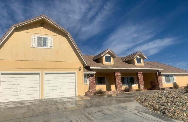 Awesome Rental - 18388 Kamana Road, Apple Valley, CA 92307