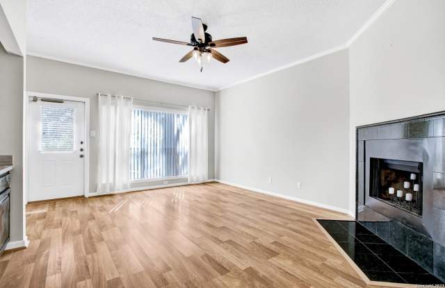 829 W Bitters unit: Apt 404