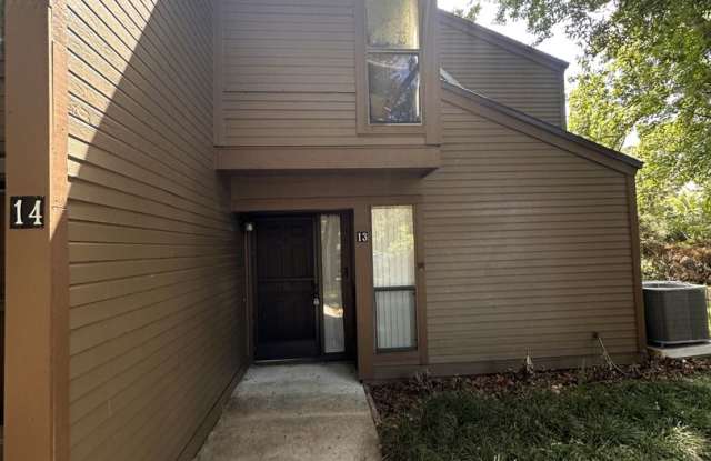 Woodhaven 1st Floor end unit