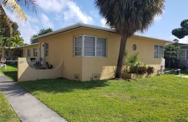 2165 Bay Dr