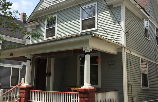 608 Oak St - 608 Oak Street, Kalamazoo, MI 49007