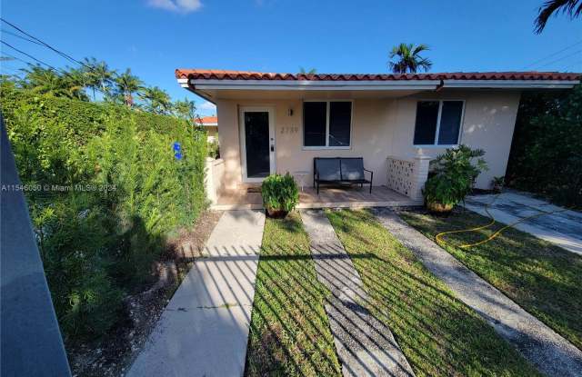 2739 SW 34th Ave - 2739 Southwest 34th Avenue, Miami, FL 33133